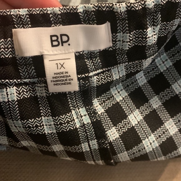 BP Plus Plaid Cargo Short - Picture 6 of 7